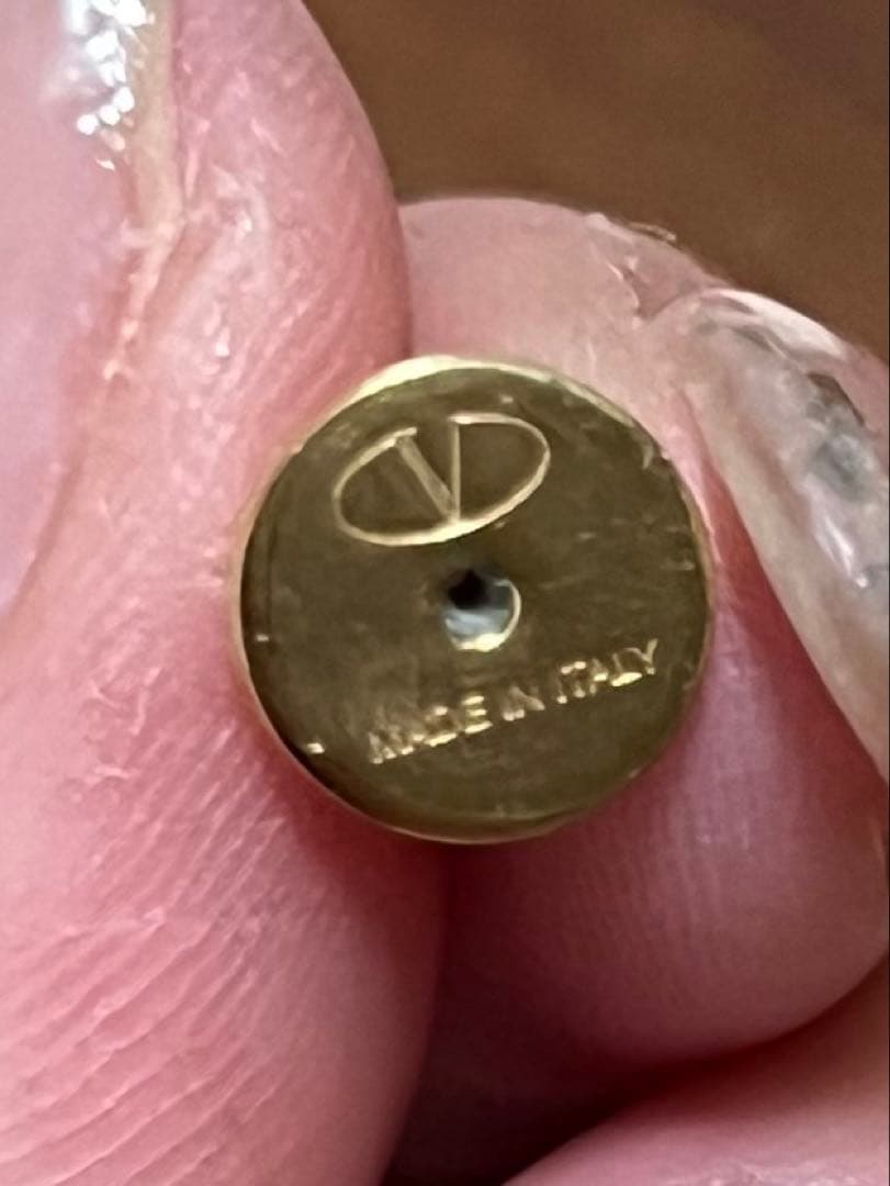 Valentino Vロゴ　シグネチャーピアス