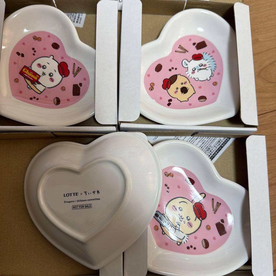 ちいかわ　ロッテ　コラボ　バレンタインのせいにして楽しんじゃお　ハチワレ　うさぎ