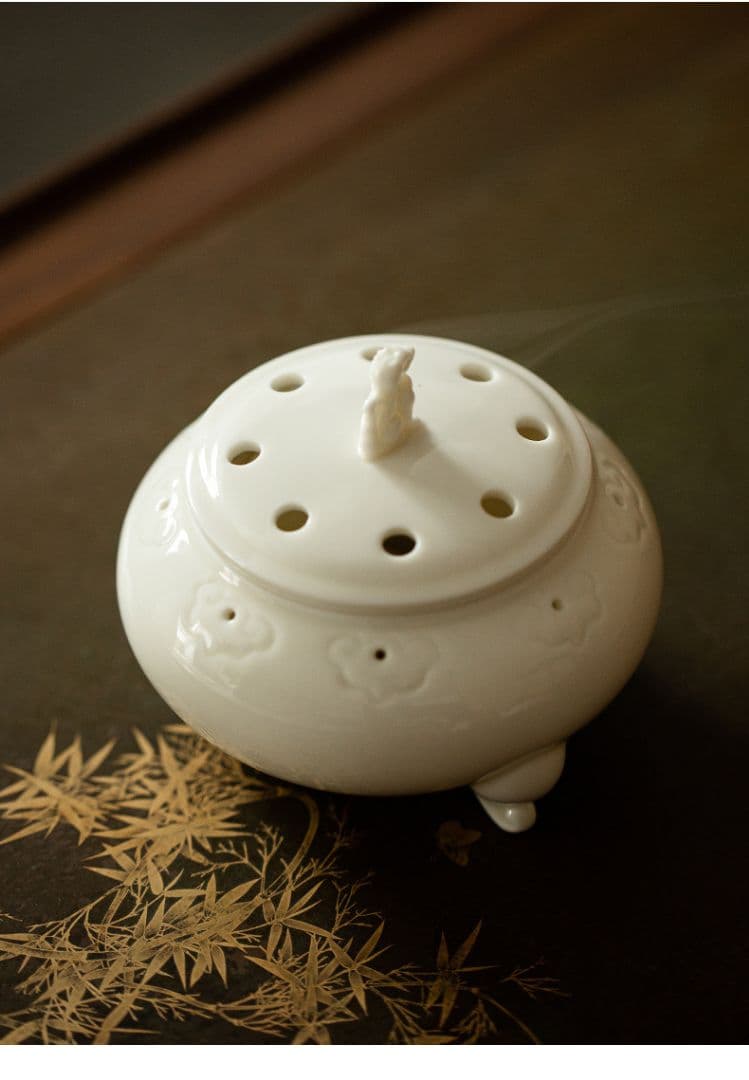 茶道具 香道具 醒獅 白磁三足香炉 工芸品 美術品 置物