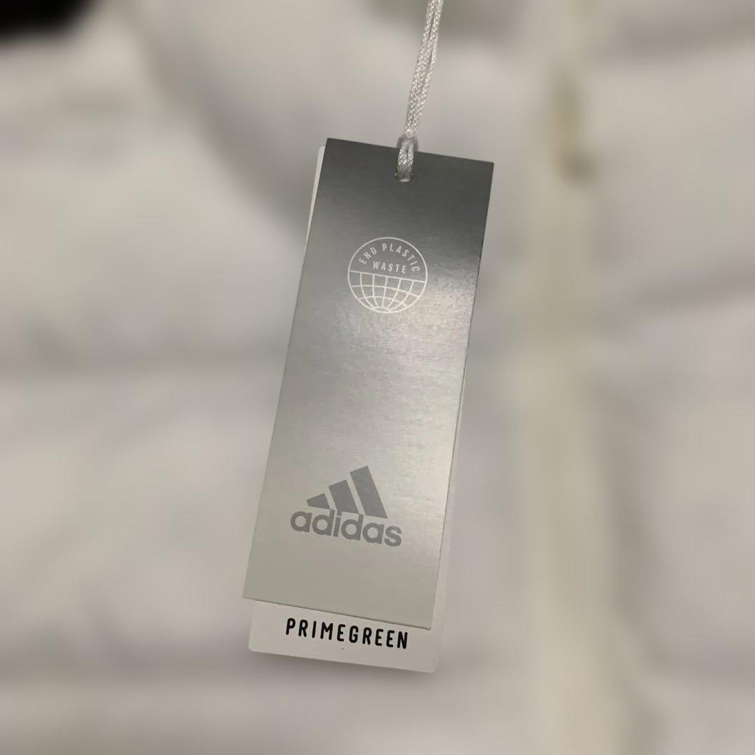 adidas ホワイト 中綿ジャケット