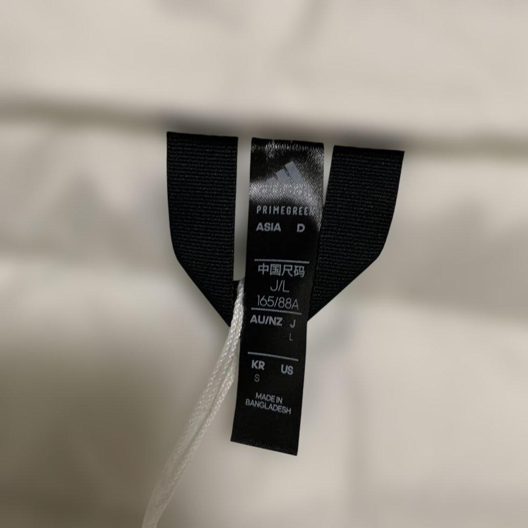 adidas ホワイト 中綿ジャケット