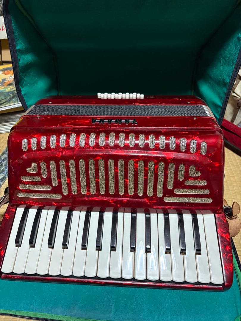 ヤマハアコーディオン　YA-18 30鍵　8905 赤
