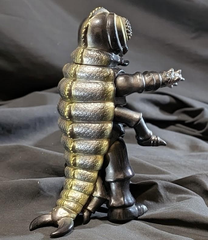 メガヌロン（トイグラフ）ソフビフィギュア