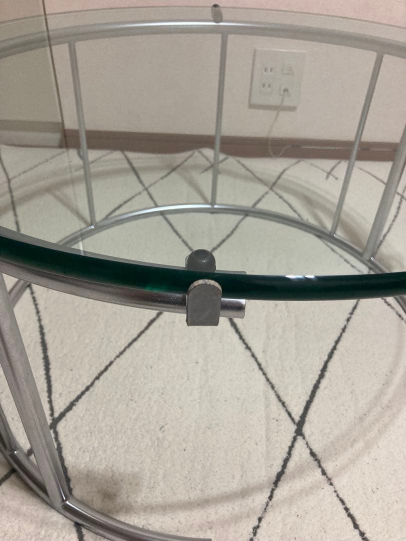 ガラスリビングテーブル