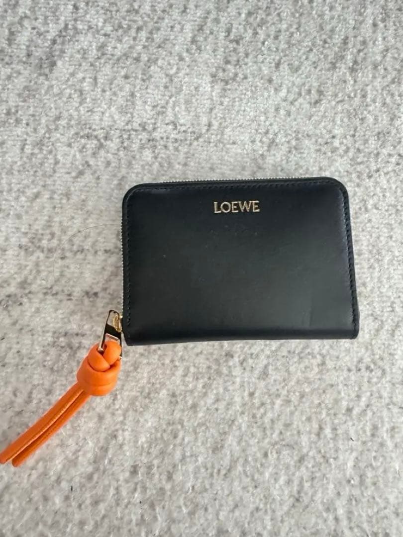 LOEWE ブラックレザー ケース