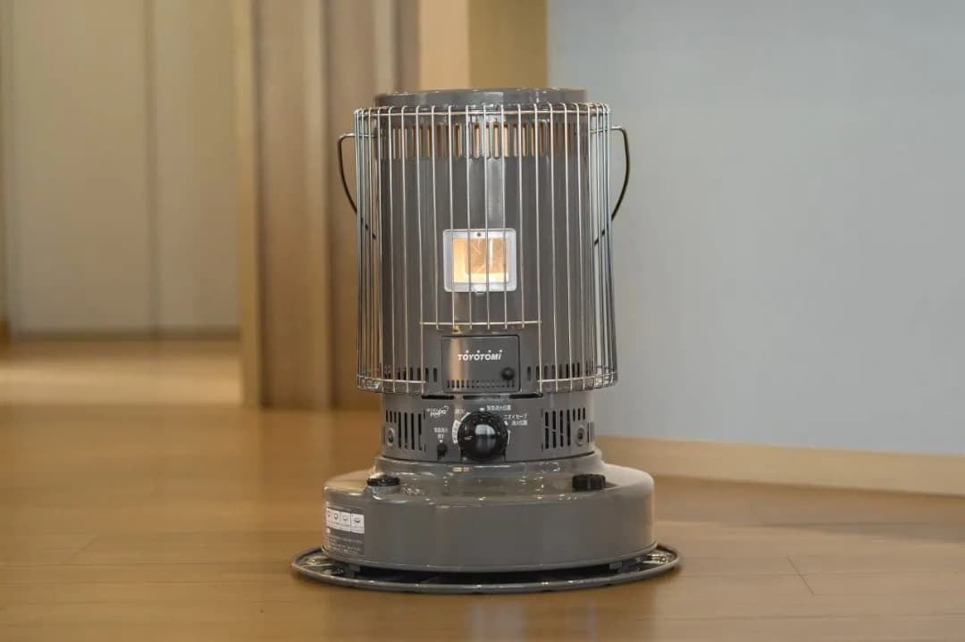 【新品・未使用】トヨトミ 石油ストーブ グレージュ　KS-67H