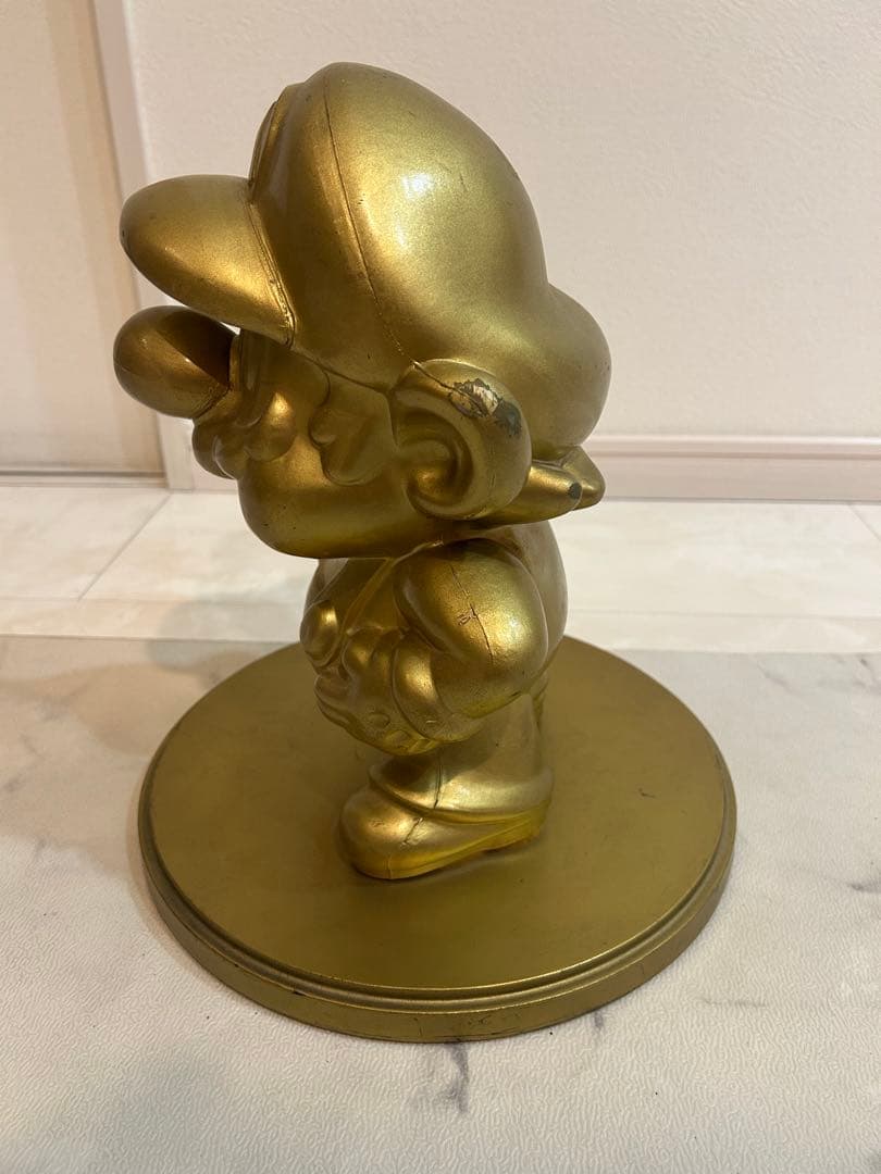 任天堂 スーパーマリオ ゴールド 黄金のマリオ像 非売品　台座有