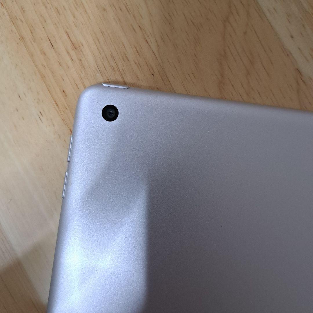 iPad (第7世代) シルバー 32GB　WiFiモデル