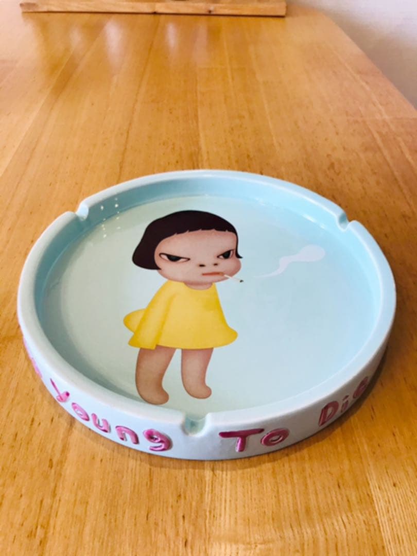 奈良美智　Too young To Die 灰皿