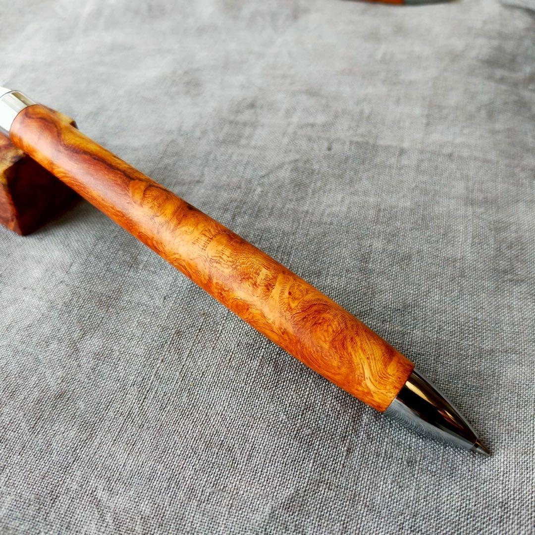 花梨瘤紅白　ハンドメイド　木軸ボールペン　G2　天然木　シルバー