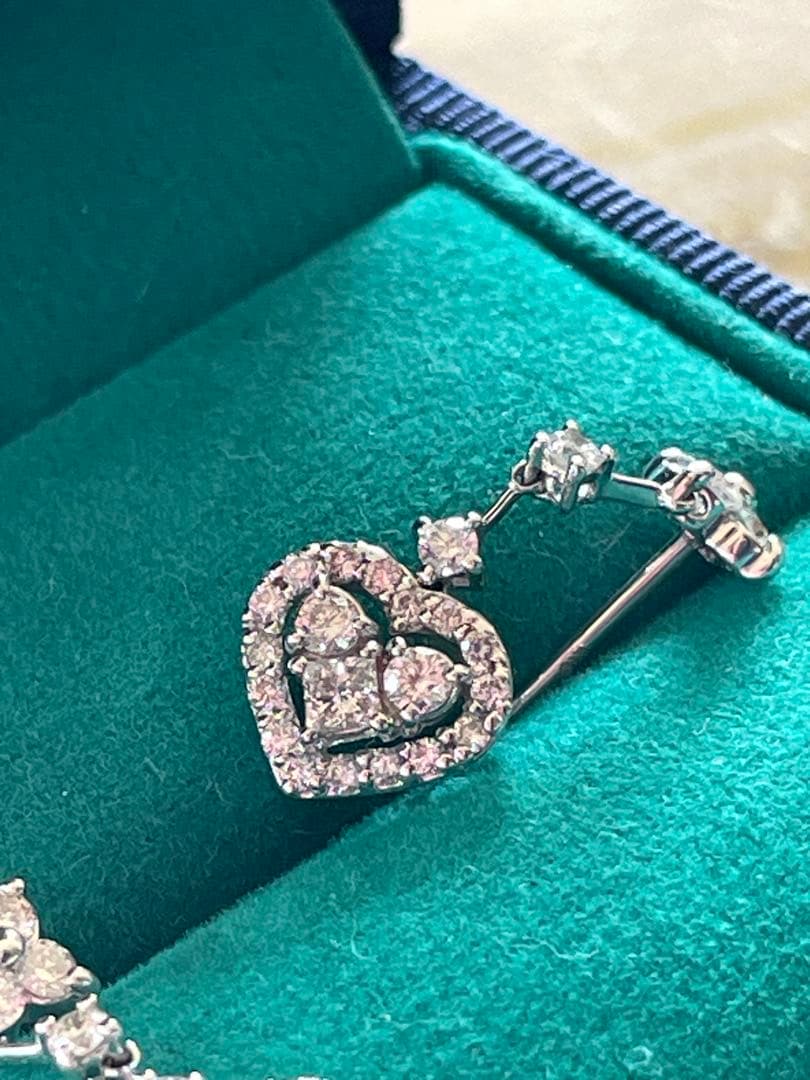 K18WGダイヤモンドピアス　1ct