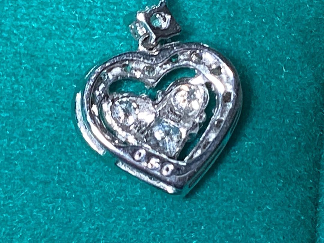 K18WGダイヤモンドピアス　1ct