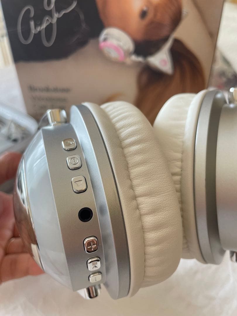 Brookstone Ariana アリアナ ワイヤレス 猫耳ヘッドホン 限定版