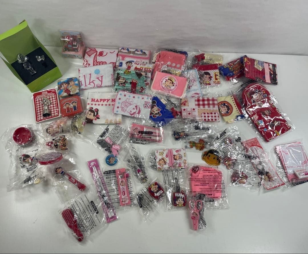 ア*ビ様 ペコちゃん グッズ キーホルダーセット 大量 引退セット