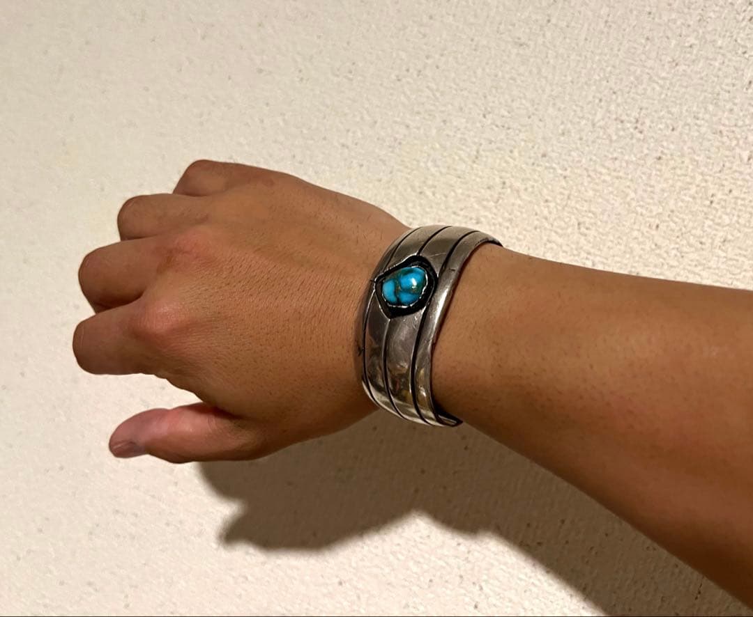 ターコイズ石付きシルバーバングル　インディアンジュエリー　ネイティブアメリカン
