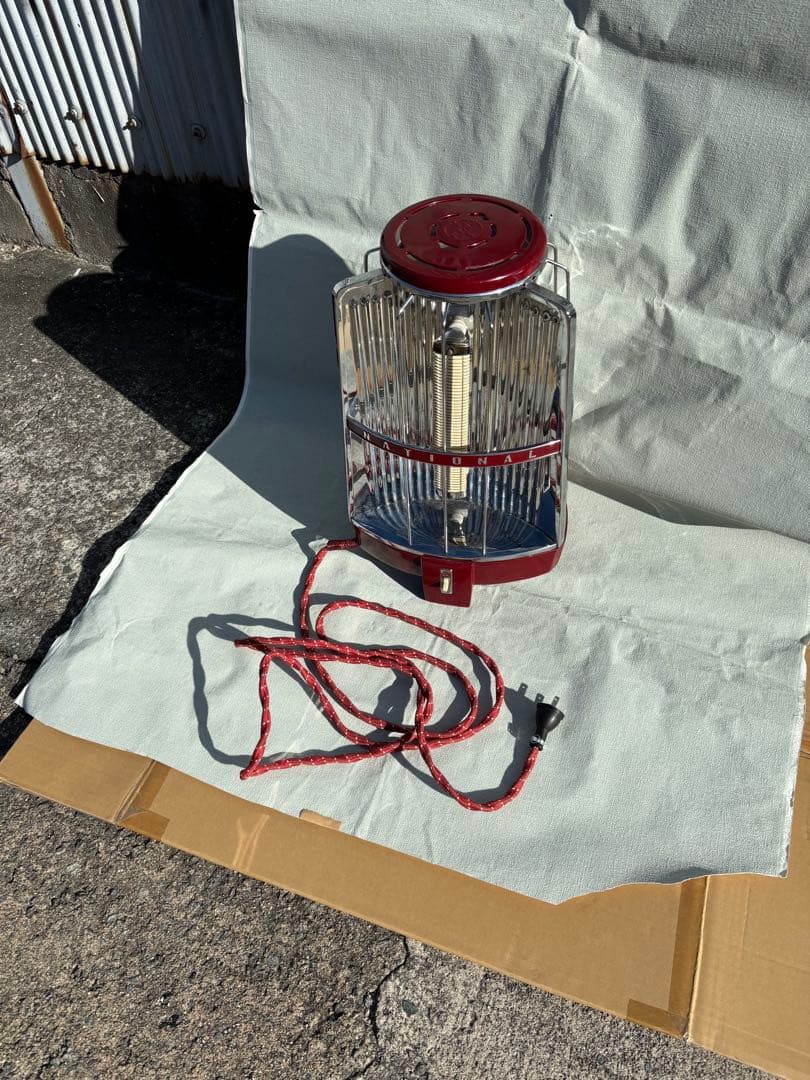 ナショナルの可愛いレトロな三角パネル電気ストーブ　作動品　NATIONAL 希少