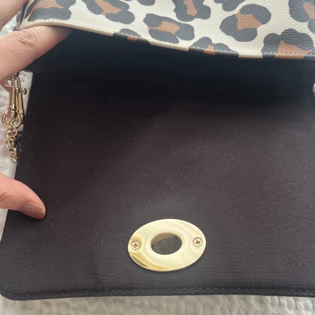 美品COACHコーチのヒョウ柄バック/斜め掛け、ショルダー付