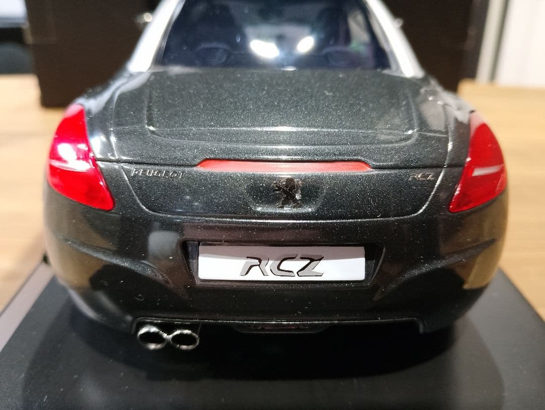 1/18 ノレブ　プジョー　RCZ　ミニカー　グレーメタリック