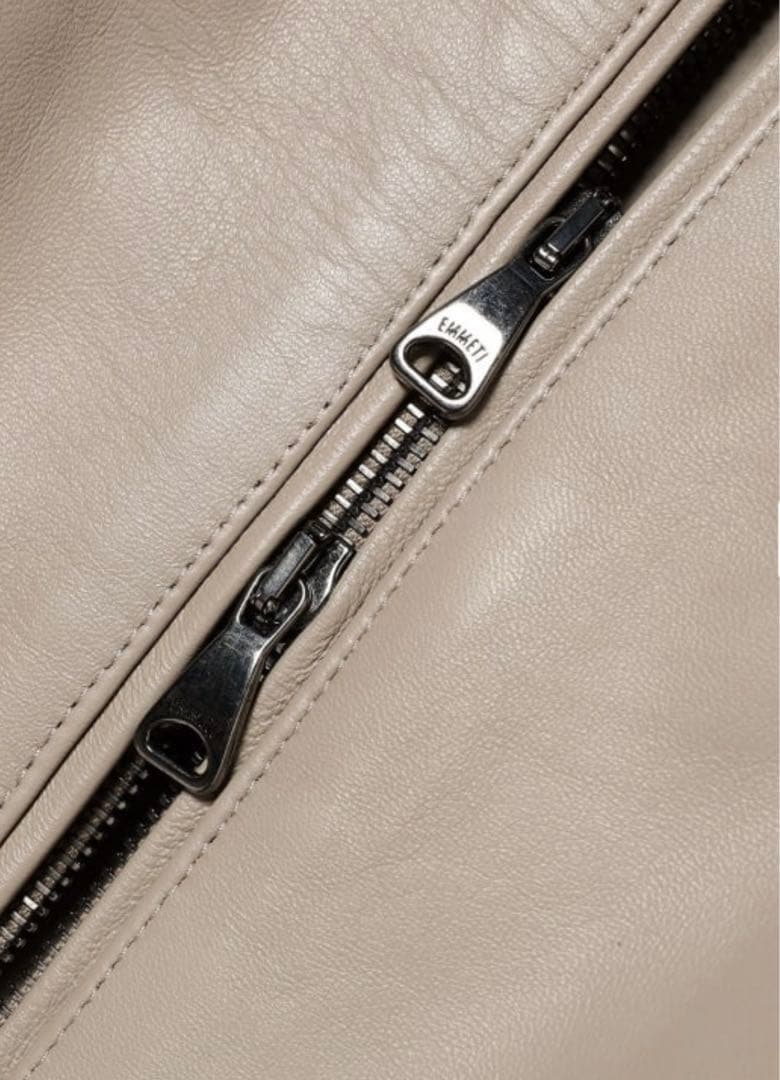 アルフォートクラシック　新品BEAMS別注 EMMETT JURI 46