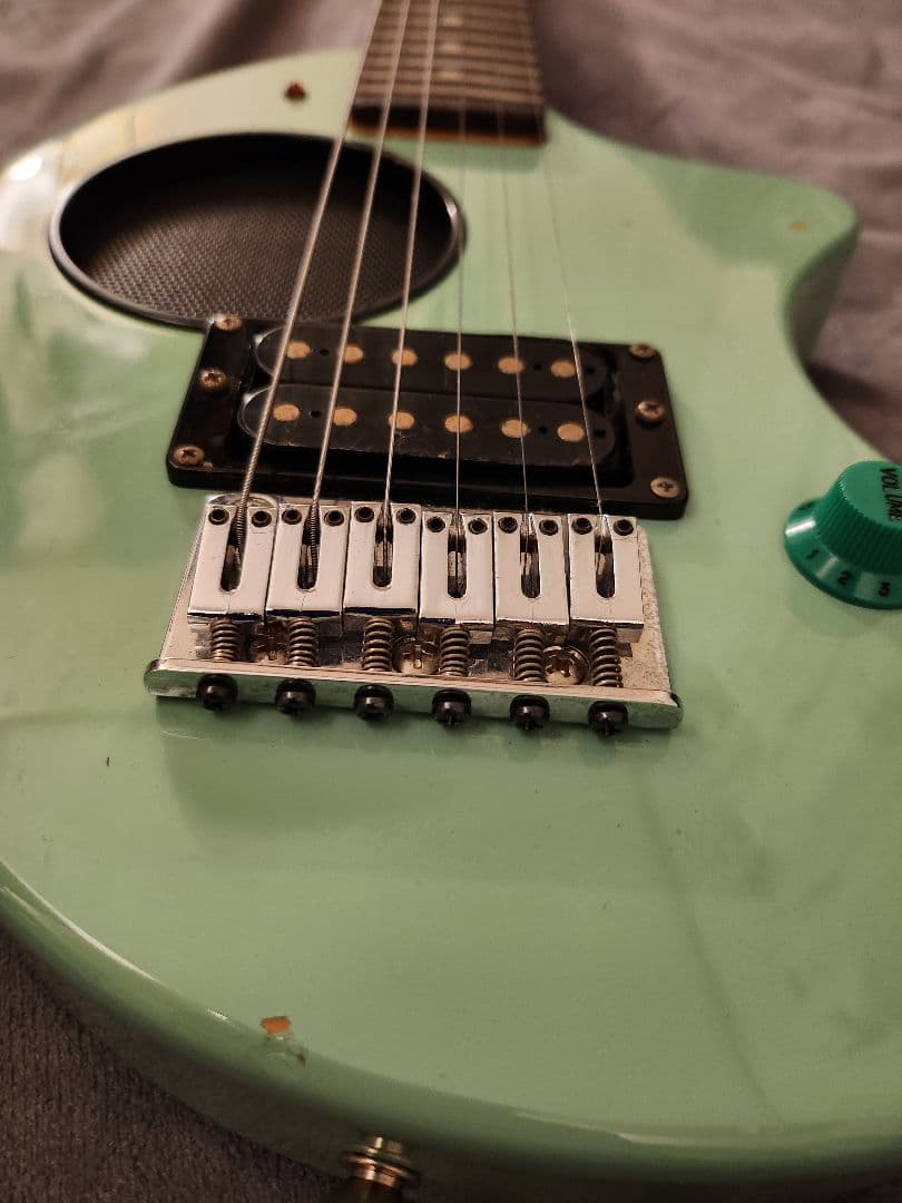 フェルナンデス ZO-3 グリーン アンプ内蔵ミニギター【ジャンク品】