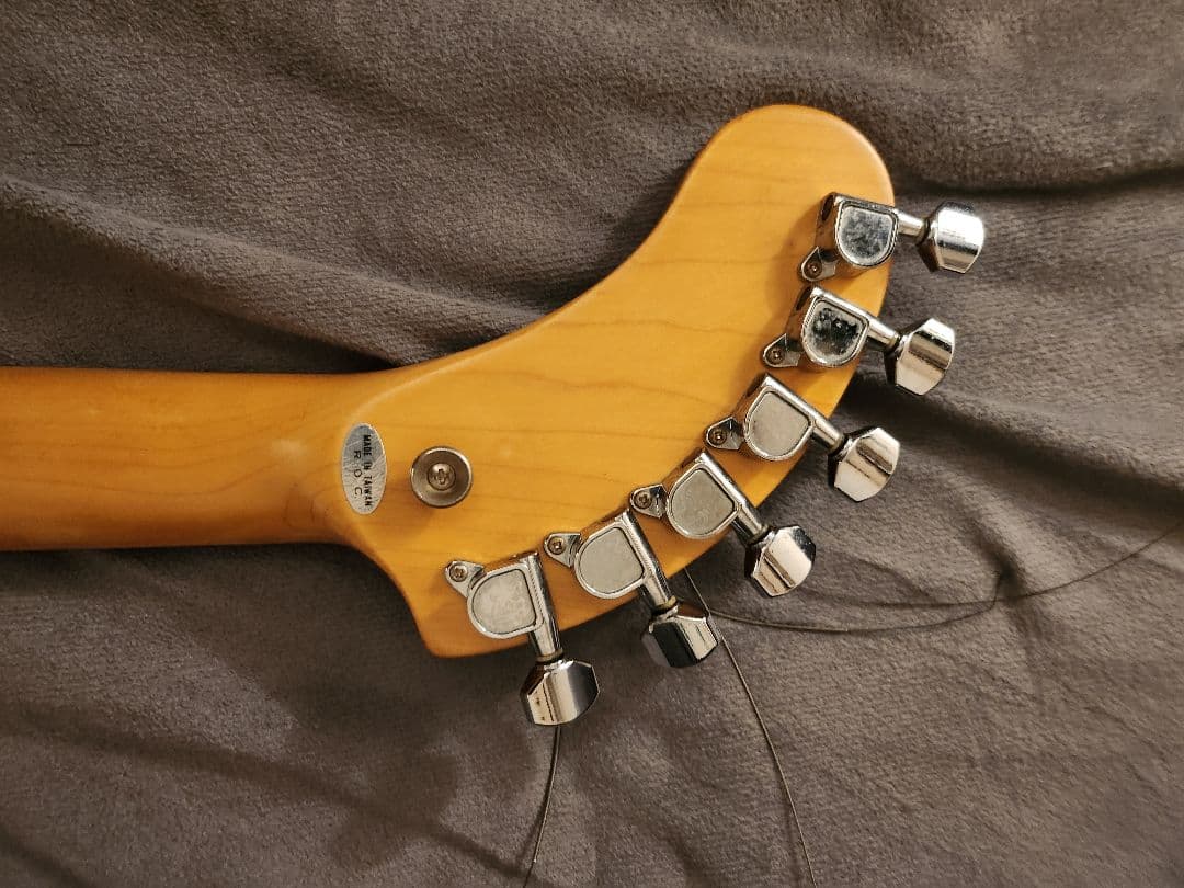 フェルナンデス ZO-3 グリーン アンプ内蔵ミニギター【ジャンク品】