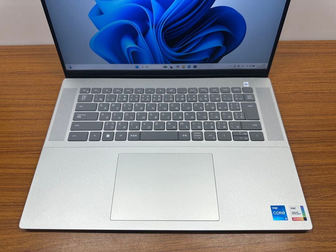 Windowsノート本体 Dell Inspiron 16 (5620) i5-1235 16/512