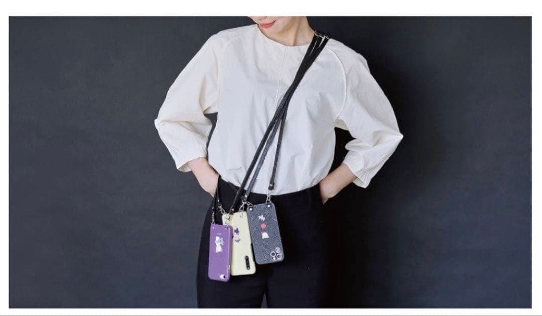 新品 未使用ファミリア カスタマイズスマホケース iPhone16ショルダー