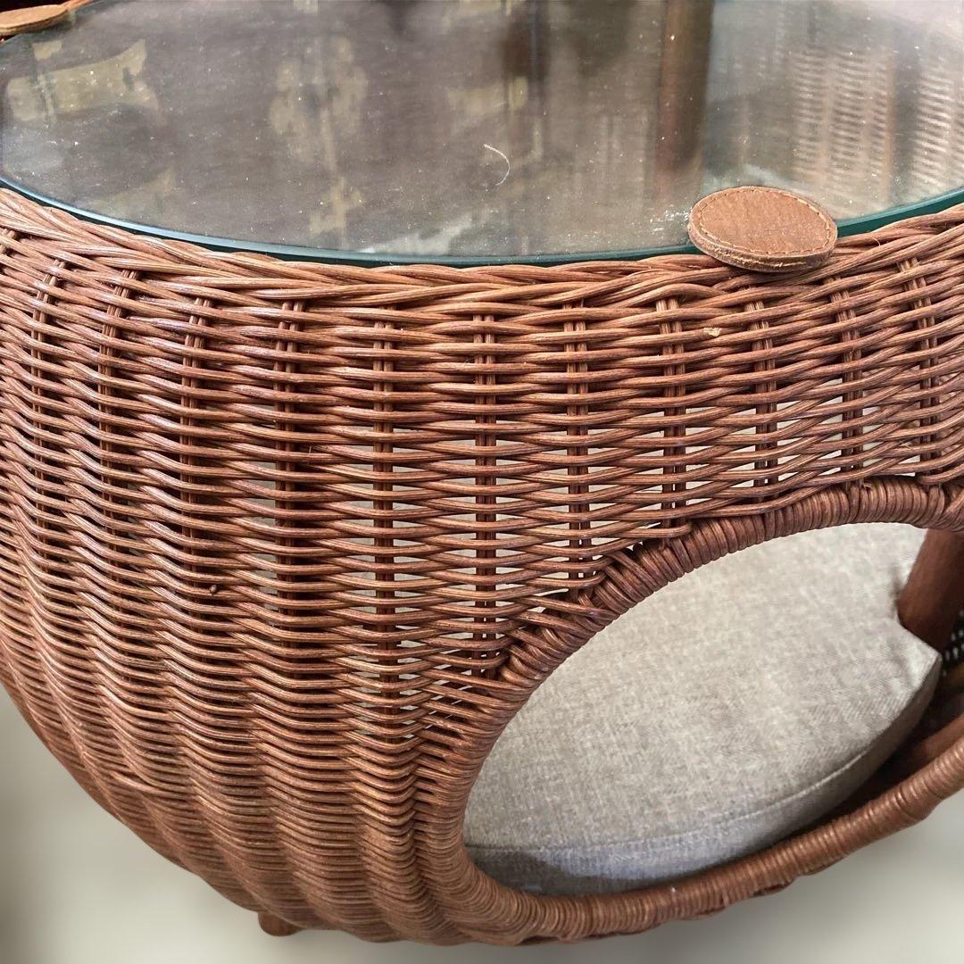 ウィッカー製キャットハウス ガラス天板付き