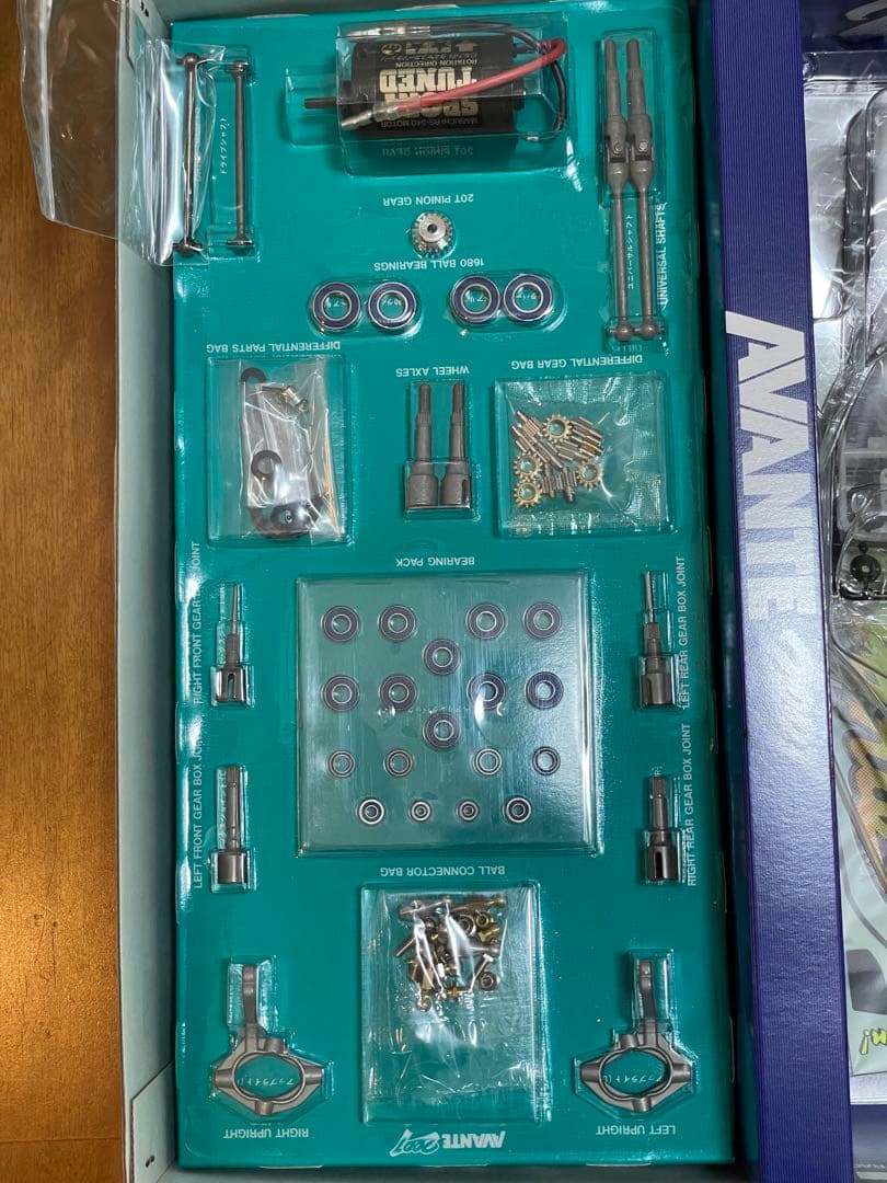 アバンテ 2001 未組立品　オプションパーツおまけ付き　AVANTE 2001