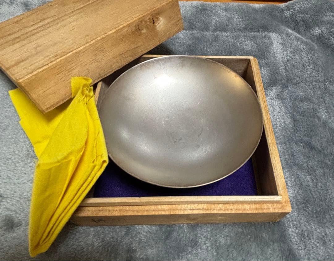 純銀の銀杯桐箱付き65g刻印は「純銀服部製」