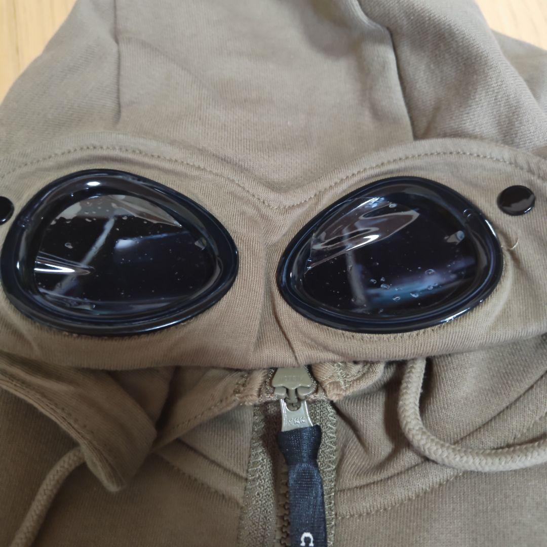 CP COMPANY ゴーグル付きカーキ ブラウンパーカー