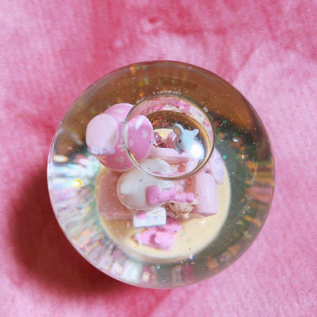 希少レア　ハローキティ　スノーグローブ　スノードーム　2013 サンリオ