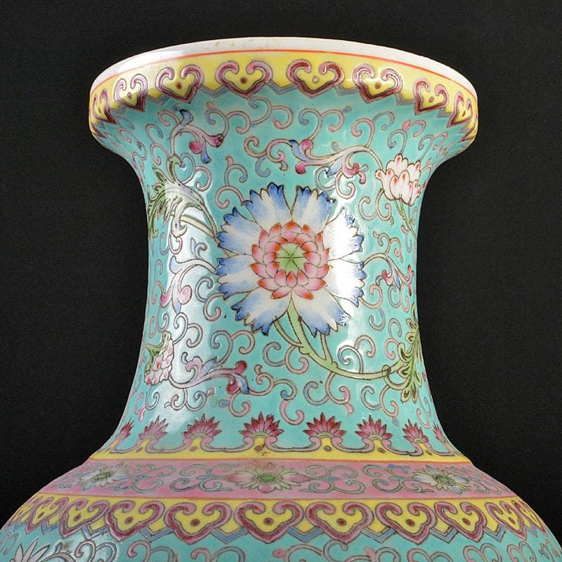 中国　中国景徳鎮製款　粉彩　花弁山水文盤口瓶　M　R6661B