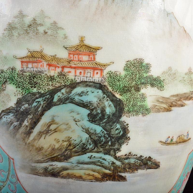 中国　中国景徳鎮製款　粉彩　花弁山水文盤口瓶　M　R6661B