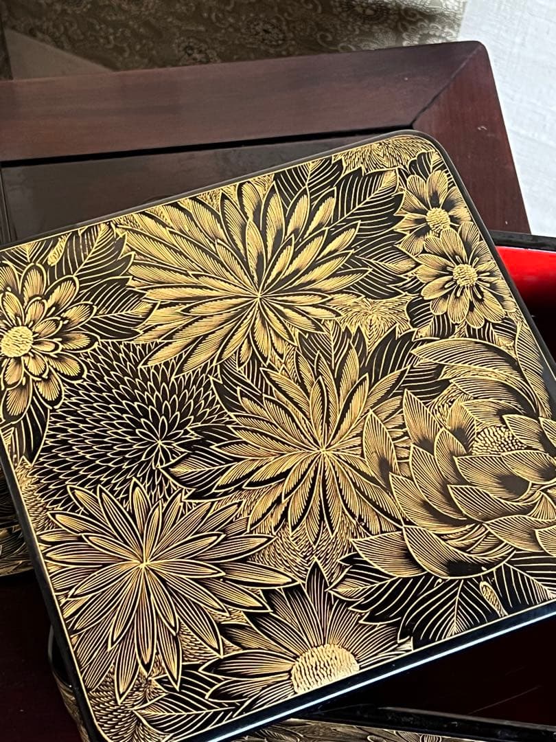 輪島塗　総菊四段重　塩安漆器工房　元箱入り　特選輪島塗漆器　うるし