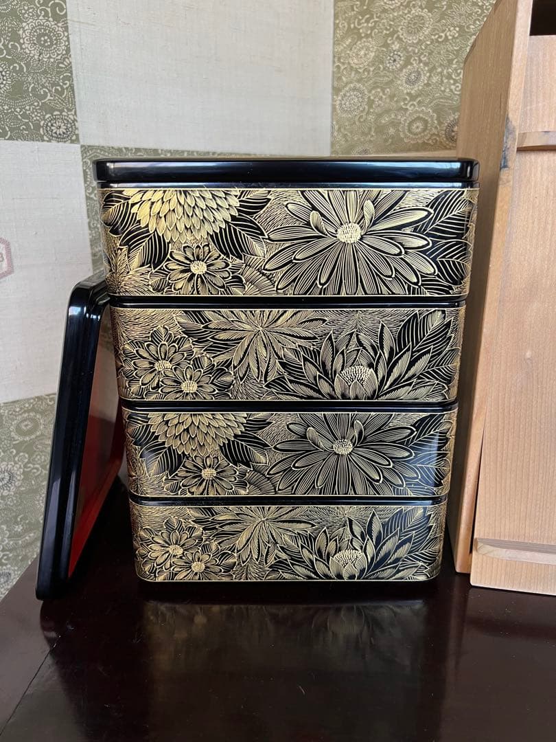 輪島塗　総菊四段重　塩安漆器工房　元箱入り　特選輪島塗漆器　うるし