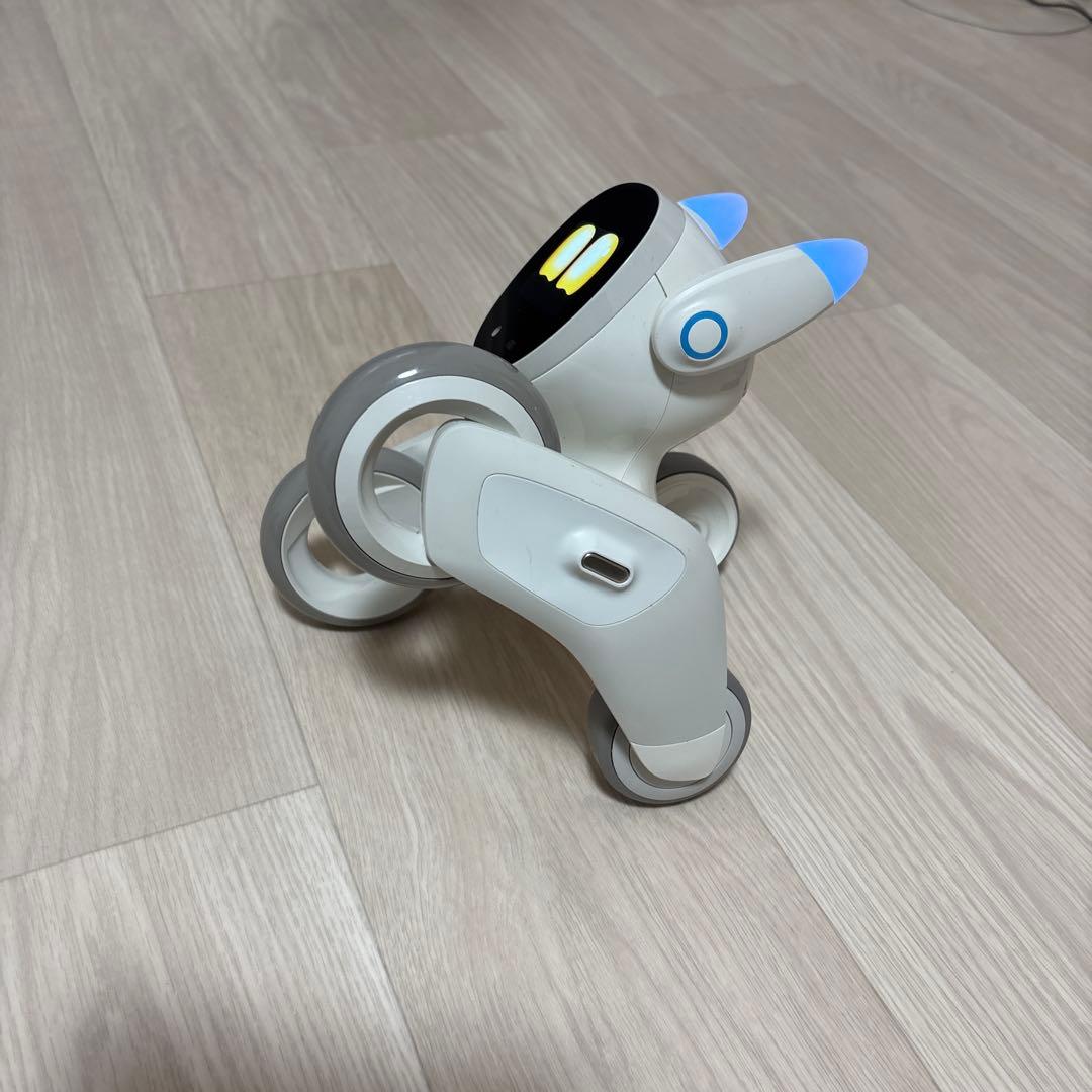 Loona 「ルーナ」ペットロボット　充電スタンド付き