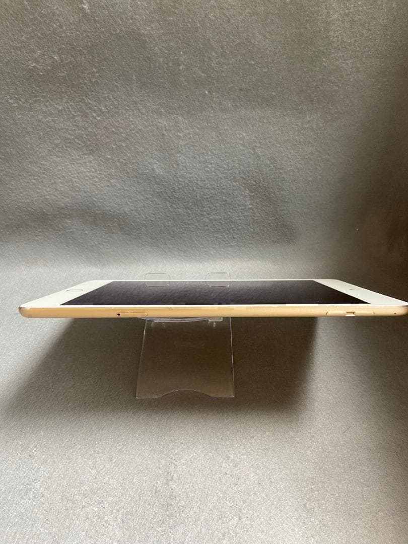 美品 SIMフリー iPad mini 第4世代 128GB WiFi+Cell