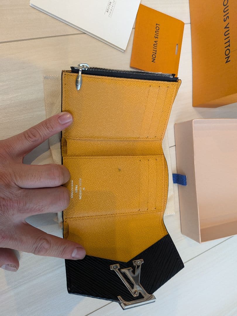 LOUIS VUITTON ポルトフォイユヴィクトリーヌエピレザー最終値下げ‼️