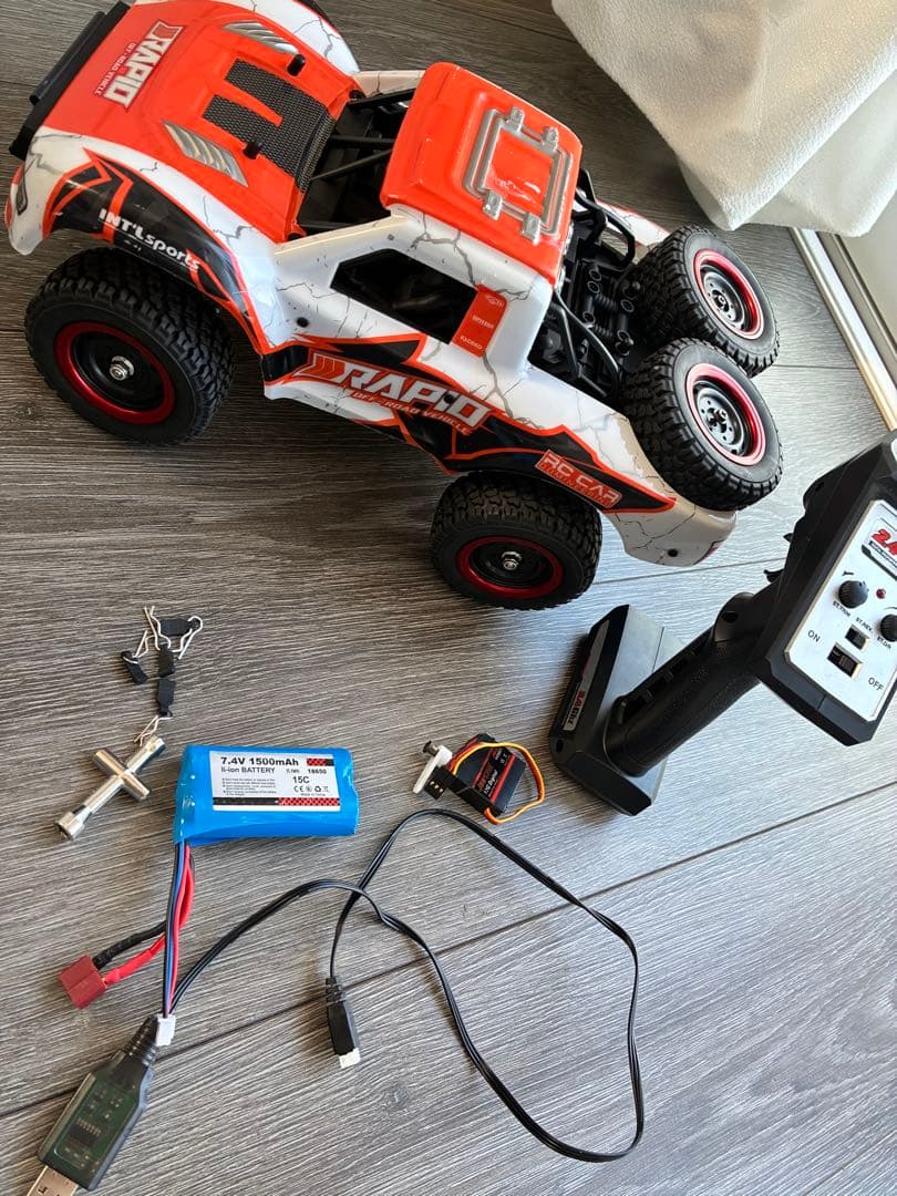 カスタム品 ラジコン　高速　メタルパーツ　バッテリーは一個です