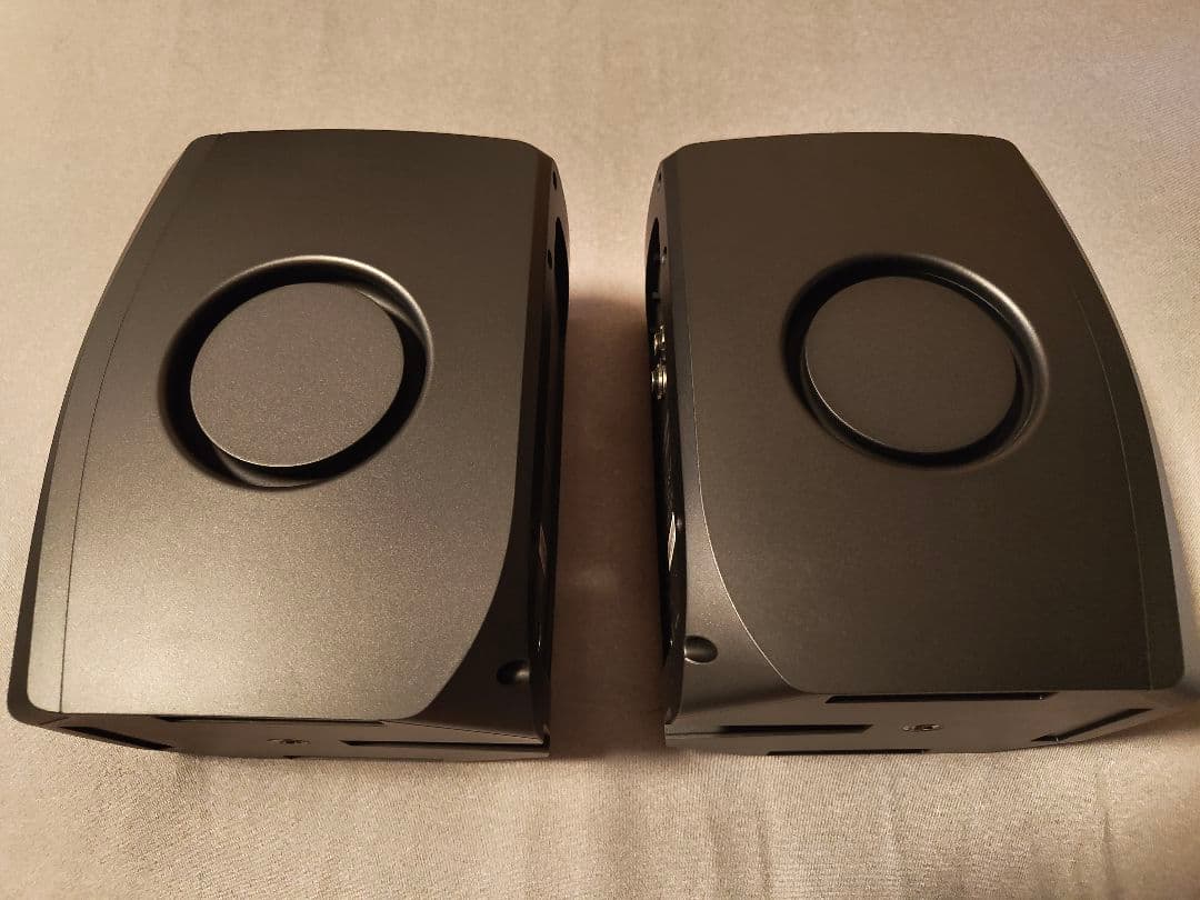 ADAM AUDIO D3V モニタースピーカー