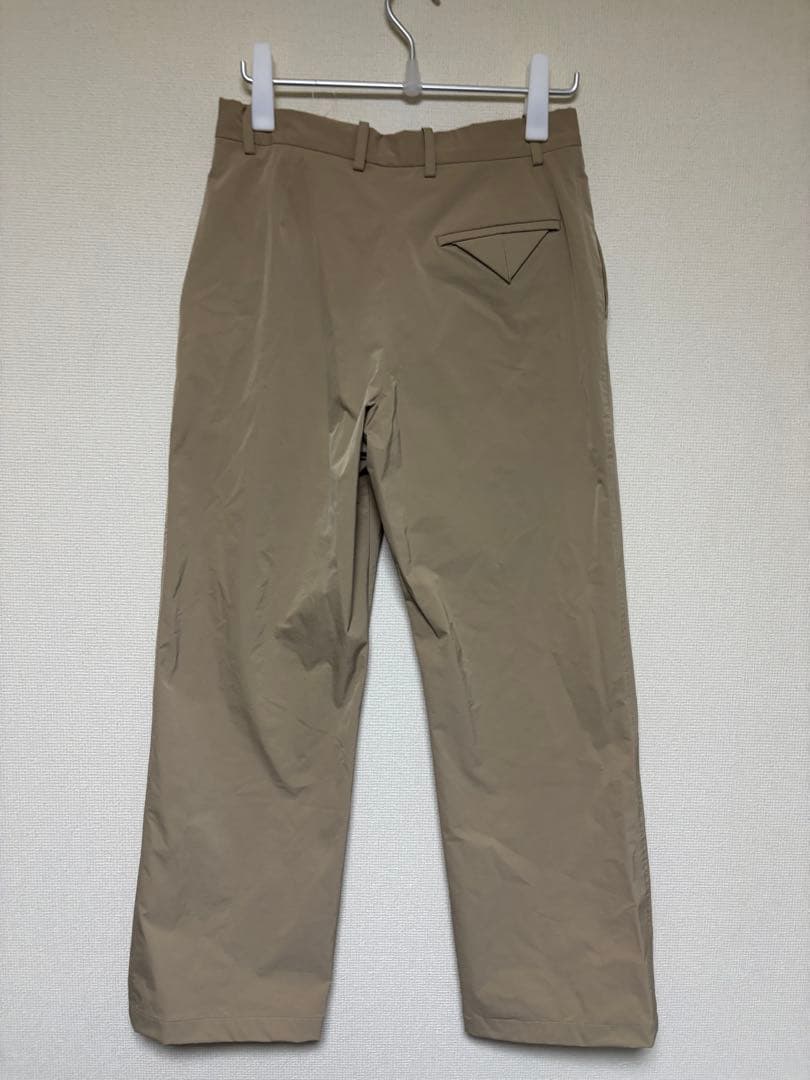 ボッテガヴェネタベージュ チノパン ポケット付き