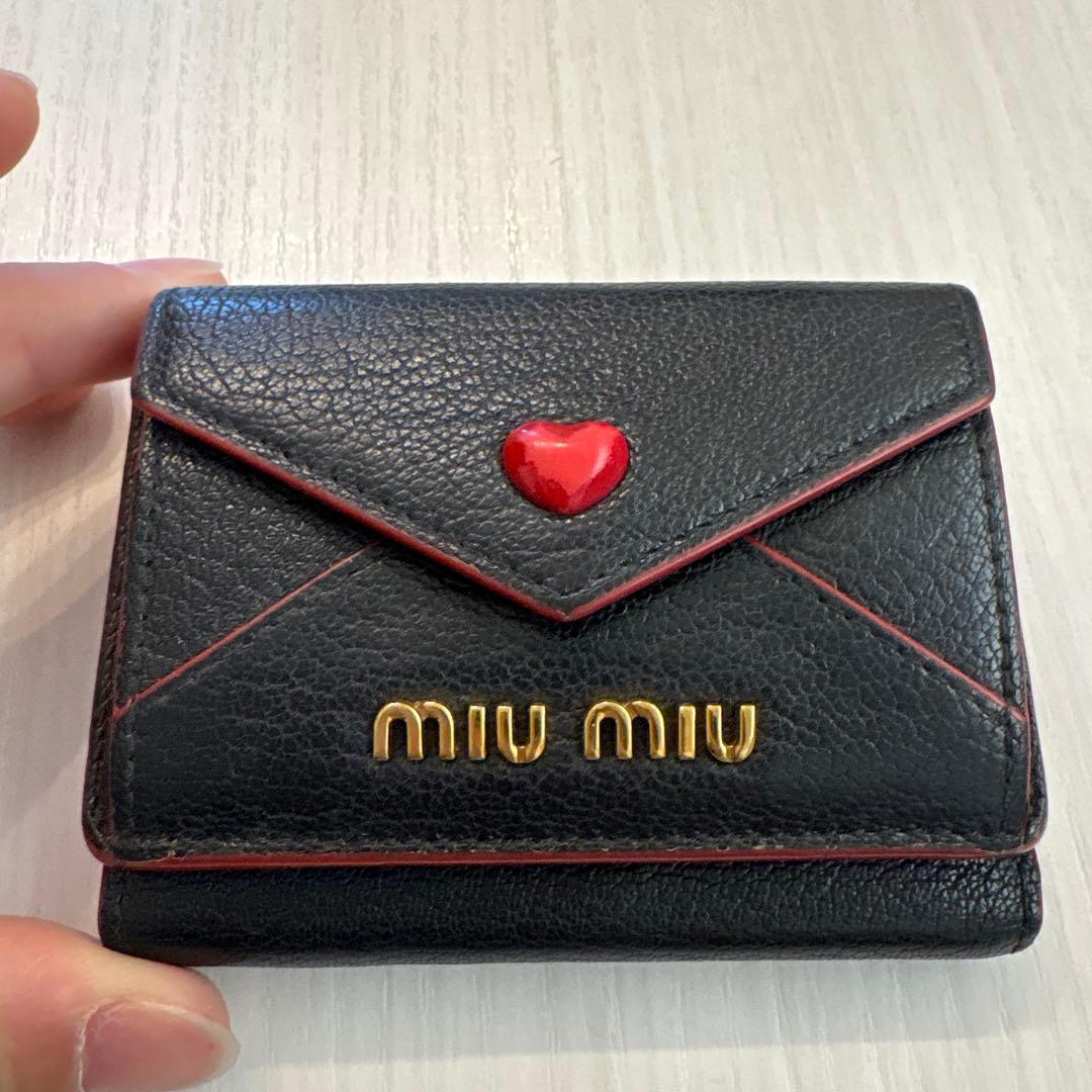 miumiu三つ折財布ブラック
