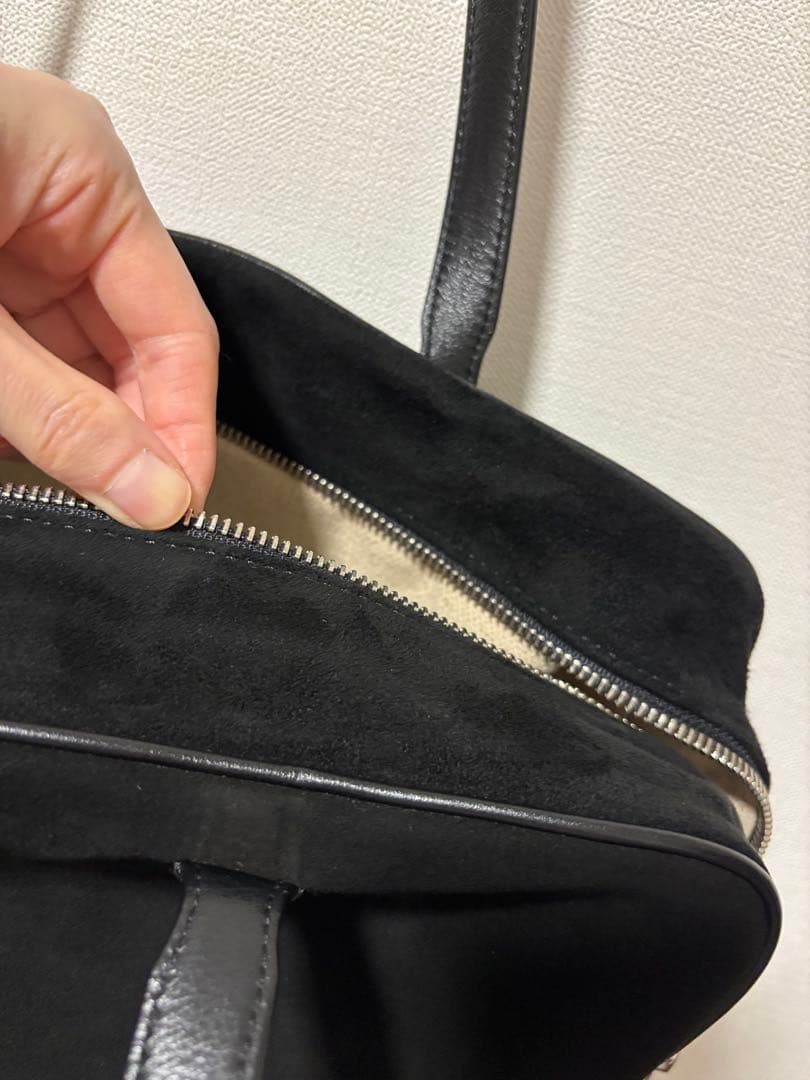 TOUT Y EST トートバッグ