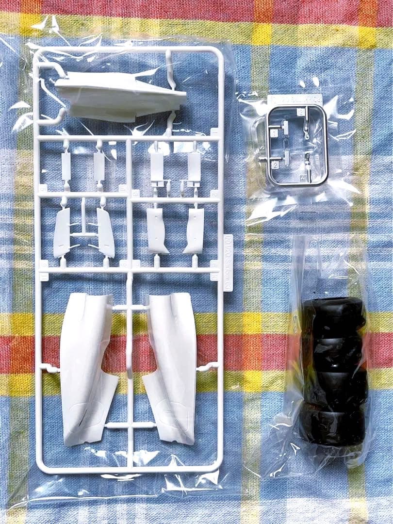 フジミ 1/20 ザウバー・フェラーリ C31 日本グランプリ仕様