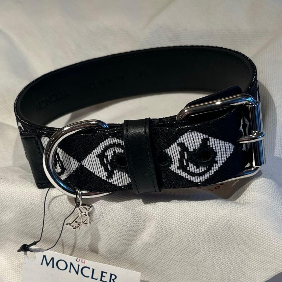 モンクレール　犬用リード&首輪セット　黒系　シグネチャー柄　ロゴが目立つ　高級