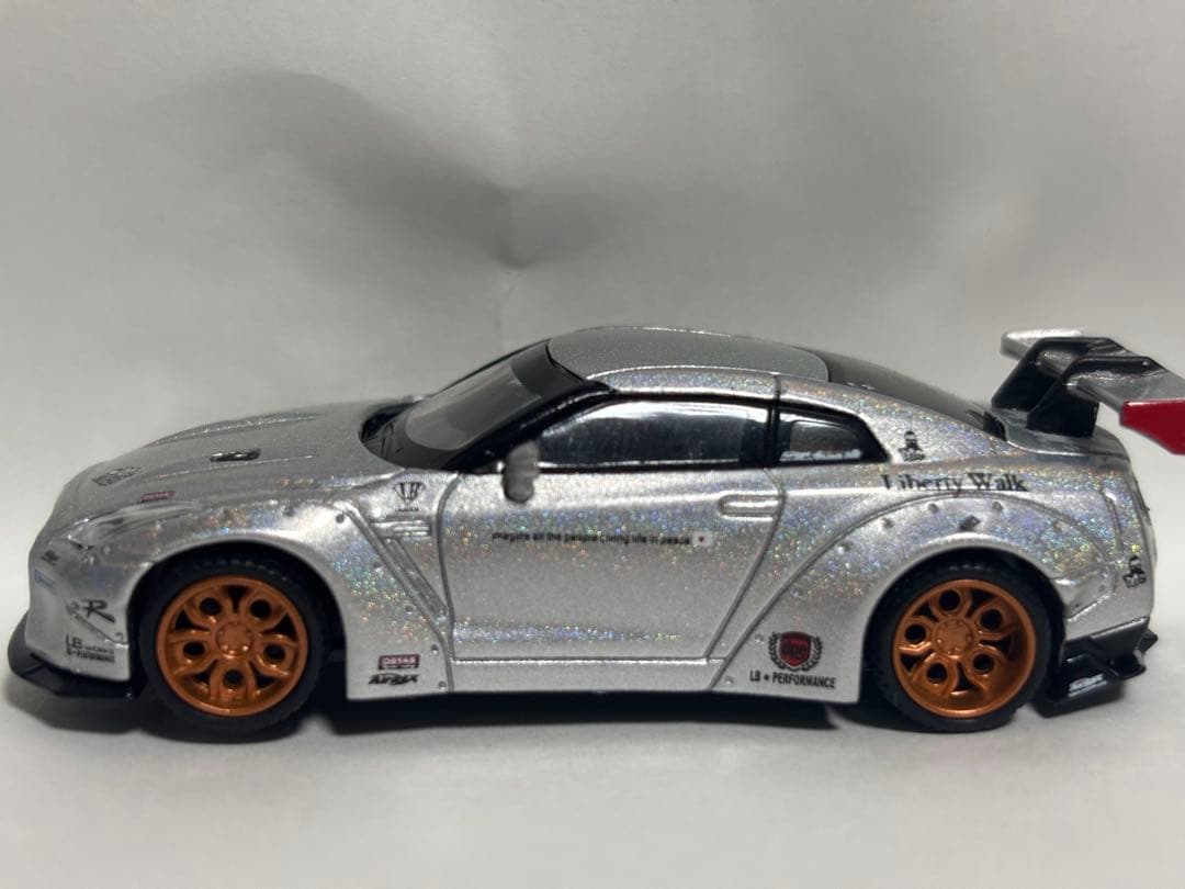 ミニカー minigt LIBERTYWALK GT-R Magic Pearl