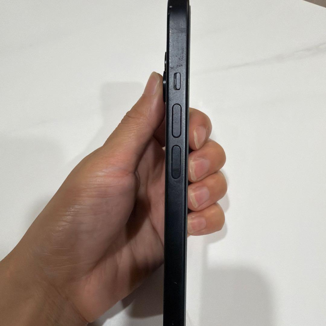 iPhone 15 ブラック (おまけケース・未使用ケーブル付)