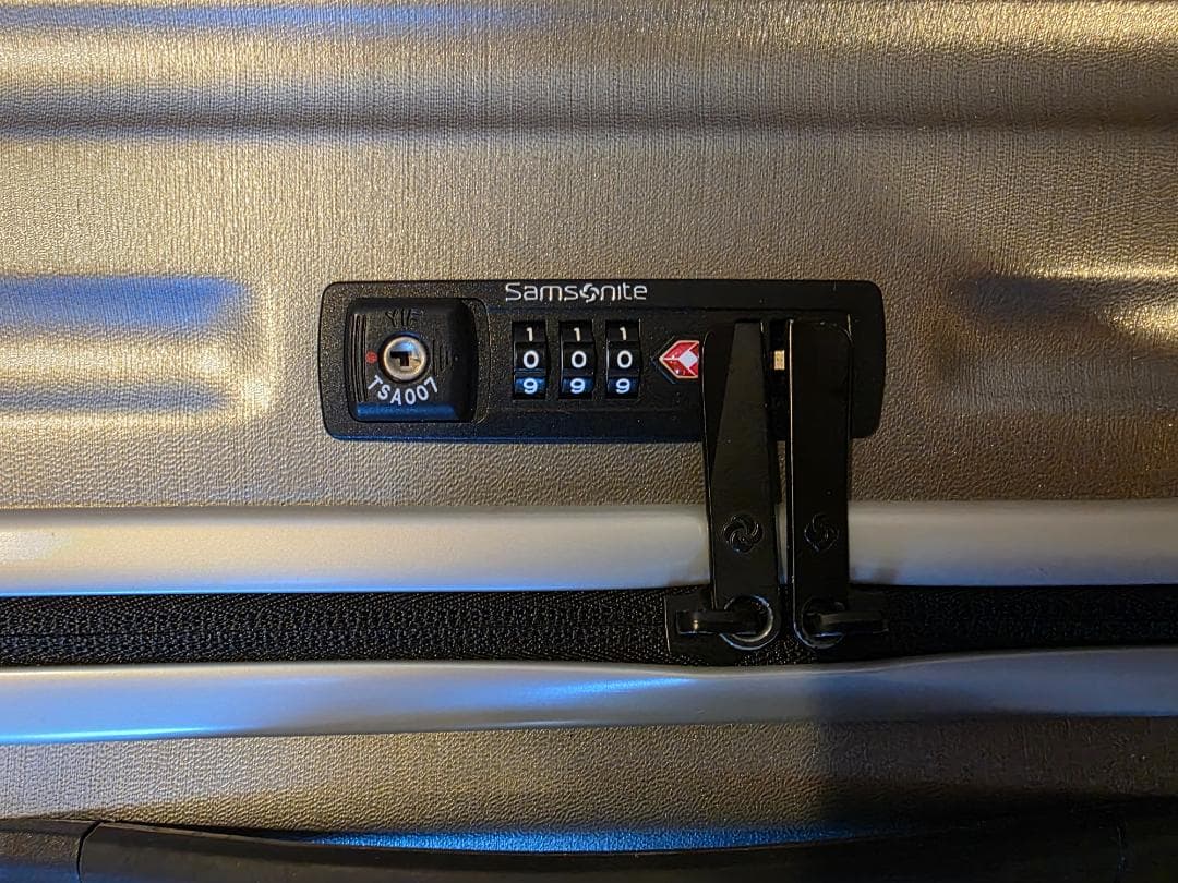 サムソナイト Samsonite INOVA　イノヴァ　スピナー75