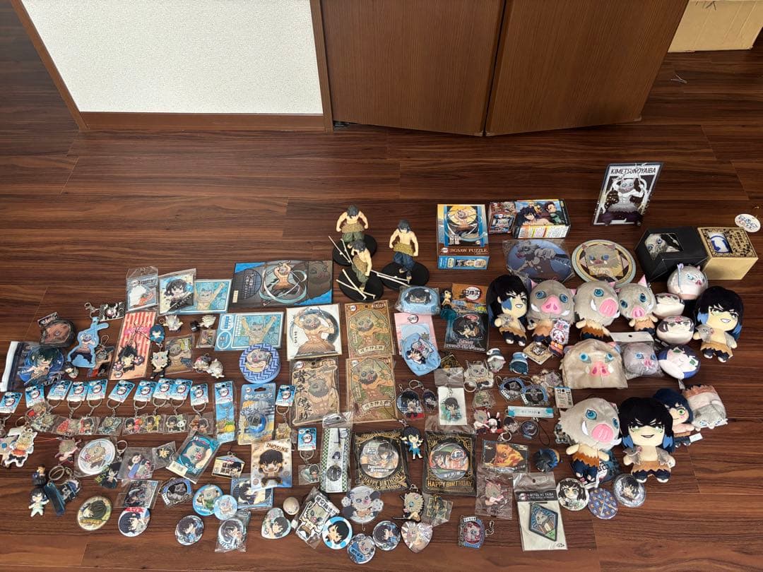 鬼滅の刃　嘴平伊之助　グッズ 120点以上　まとめ売り